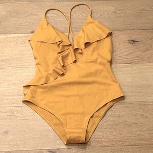 BNWT size XL Cupshe swimsuit in gold.